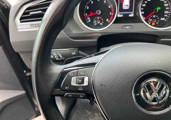 Volkswagen Tiguan cena 92899 przebieg: 99600, rok produkcji 2018 z Gdańsk małe 277